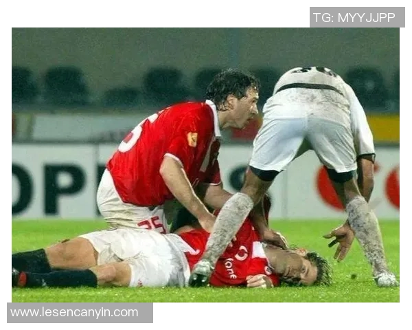 沙佩科恩死与克里希的悲剧交织:足球背后的故事与思考 沙佩科恩死与克里希的悲剧交织:足球背后的故事与思考