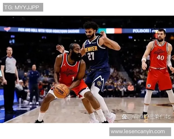 NBA直播快船与掘金第三场激战即将开启球迷热情高涨期待精彩对决 NBA直播快船与掘金第三场激战即将开启球迷热情高涨期待精彩对决