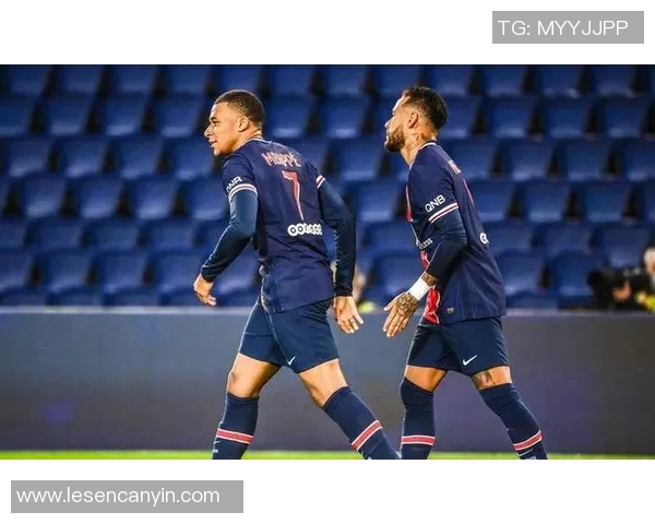 法甲最新进攻战术趋势：从单箭头到多点开花布局